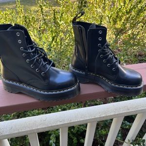 Platform doc martens